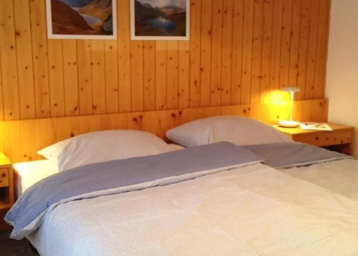 아파트 Im Haus Chistasteggli By Interhome Surcuolm